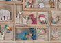 GINER Y COLOMER - Commode en bois de manguier naturel, 13 tiroirs et 1 porte avec décors d'animaux en relief peints à la main, pattes robustes